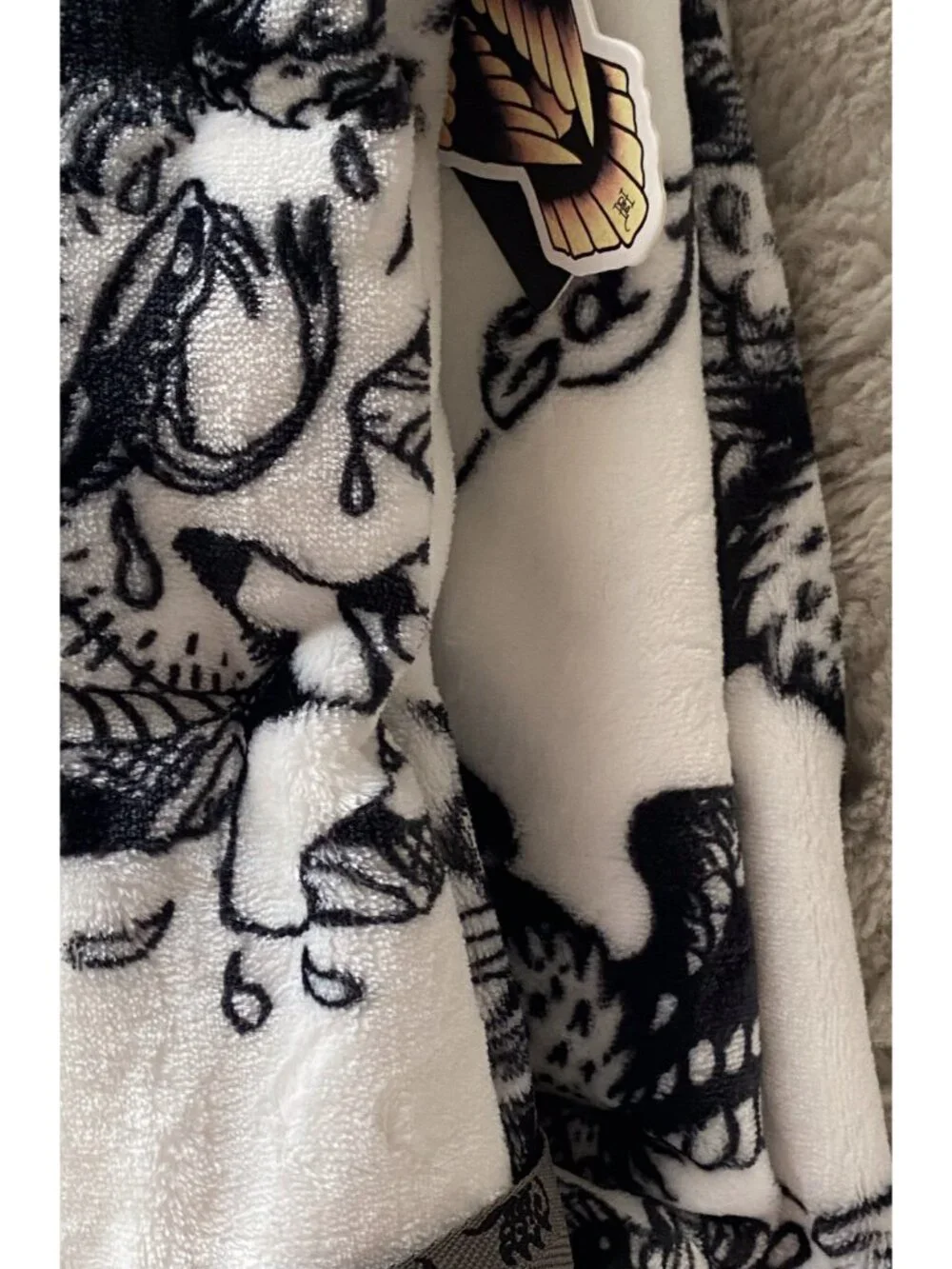 Ed Hardy Tattoo Printed Plush Oversized Throw Blanket Tiger Skull Dice White NEW